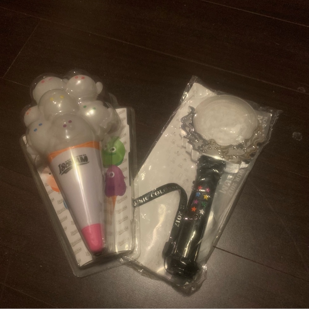 Johnnys Kis-My-Ft2 concert penlights (2pcs)